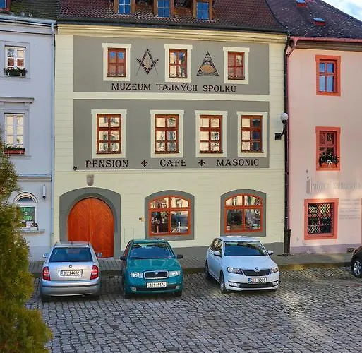 Pension Masonic House