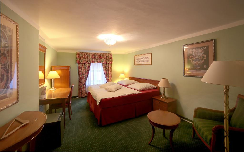 Masonic House 4* Loket