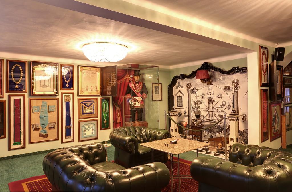 Masonic House 4*