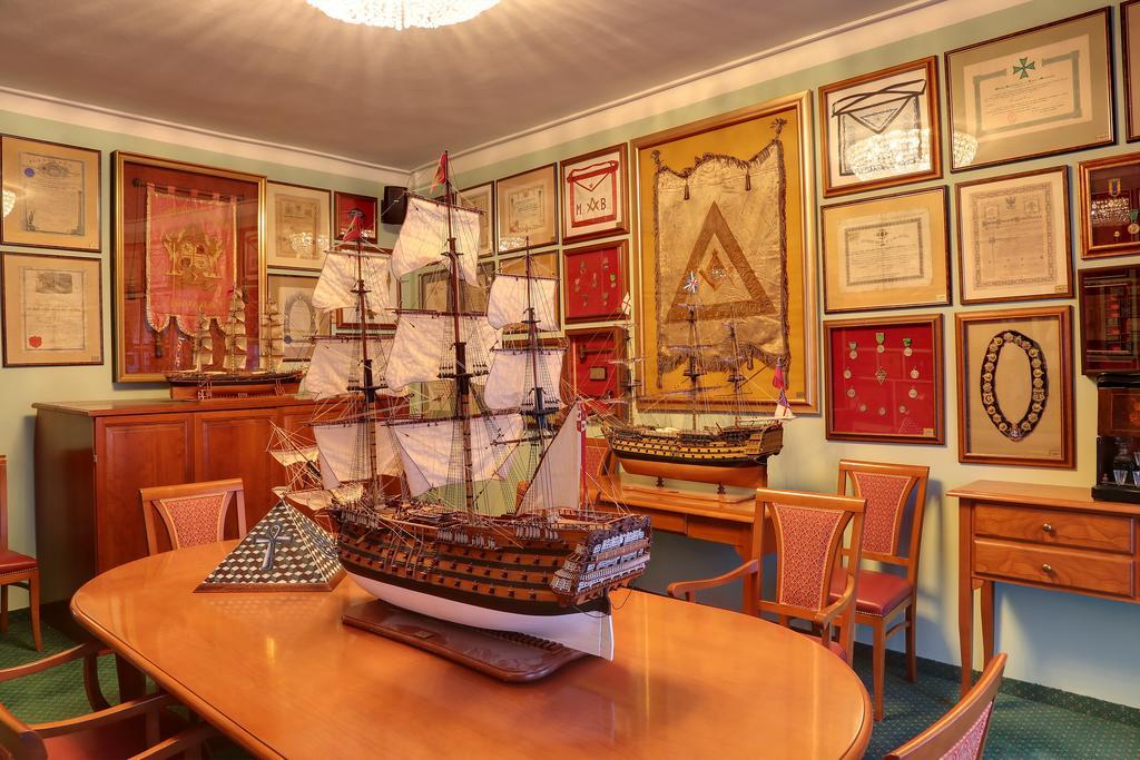 Masonic House